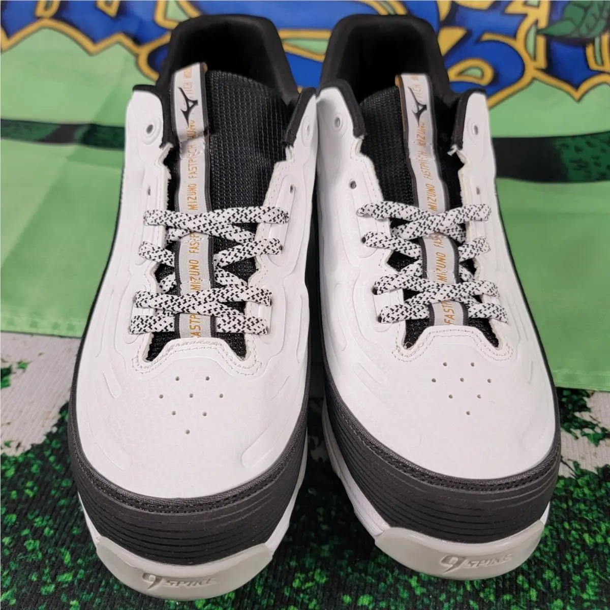 Mizuno shoes - White 2