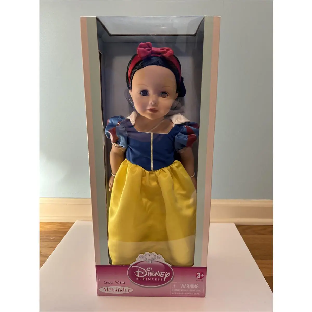 Disney Princess Madame Alexander Snow White 18” Doll 2013 Mint