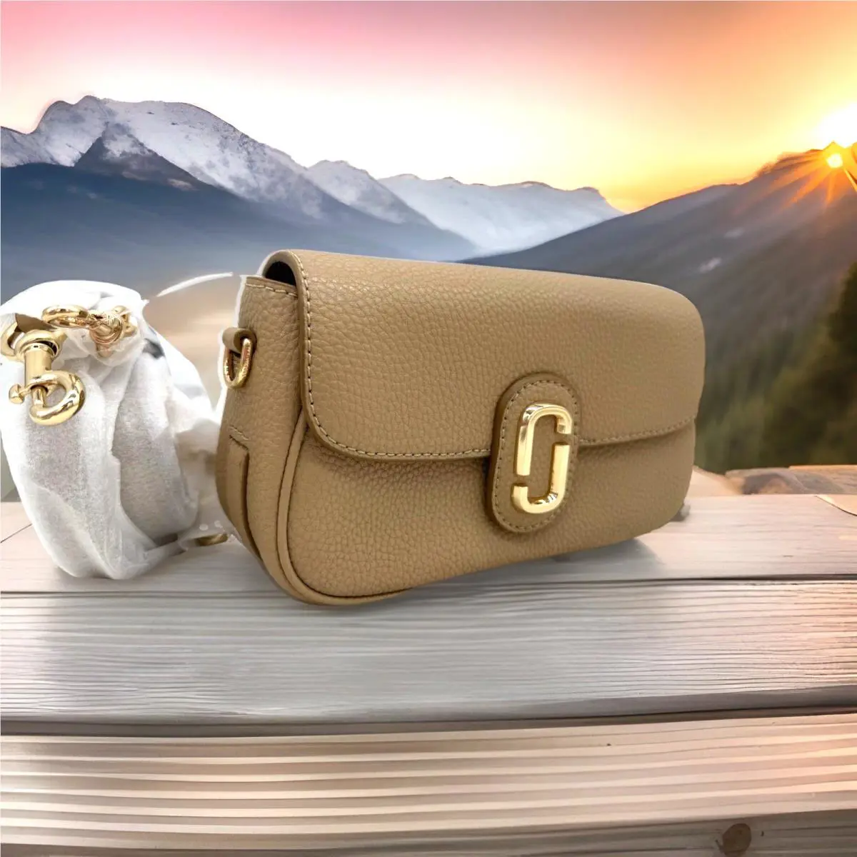 Marc Jacobs Women’s The Clover Leather Clutch Shoulder Crossbody-camel