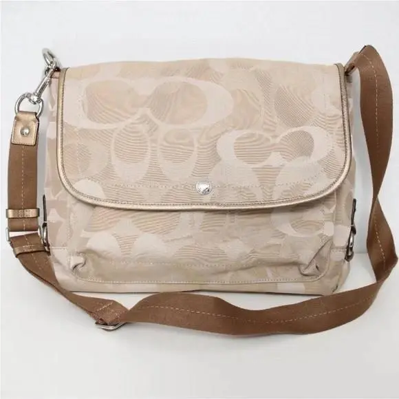 Coach Signature Monogrammed Messenger Bag Bag Crossbody Bag Cream/tan f19676