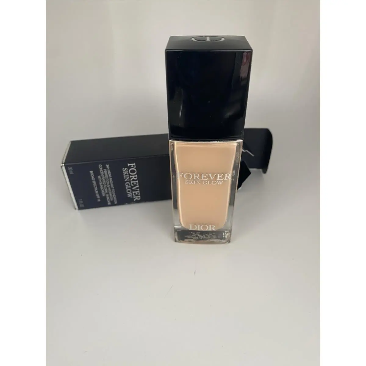 Dior Forever Skin Glow 24h Wear Radiant Foundation- 2W Warm Glow