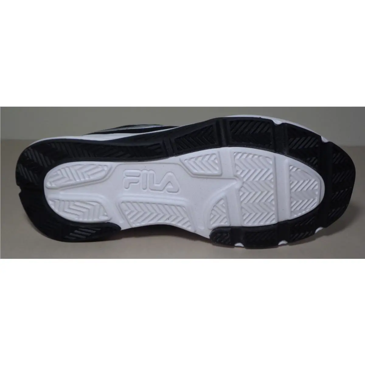 Fila shoes - Action Stride Energized - Action Stride Energized - Black / White / Matte Silvery Metallic (UPC: 196447866917) 17
