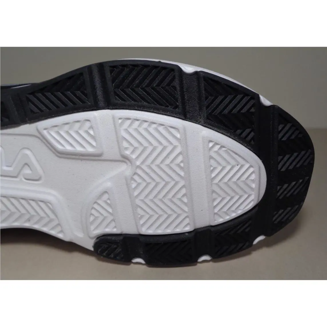 Fila shoes - Action Stride Energized - Action Stride Energized - Black / White / Matte Silvery Metallic (UPC: 196447866917) 18