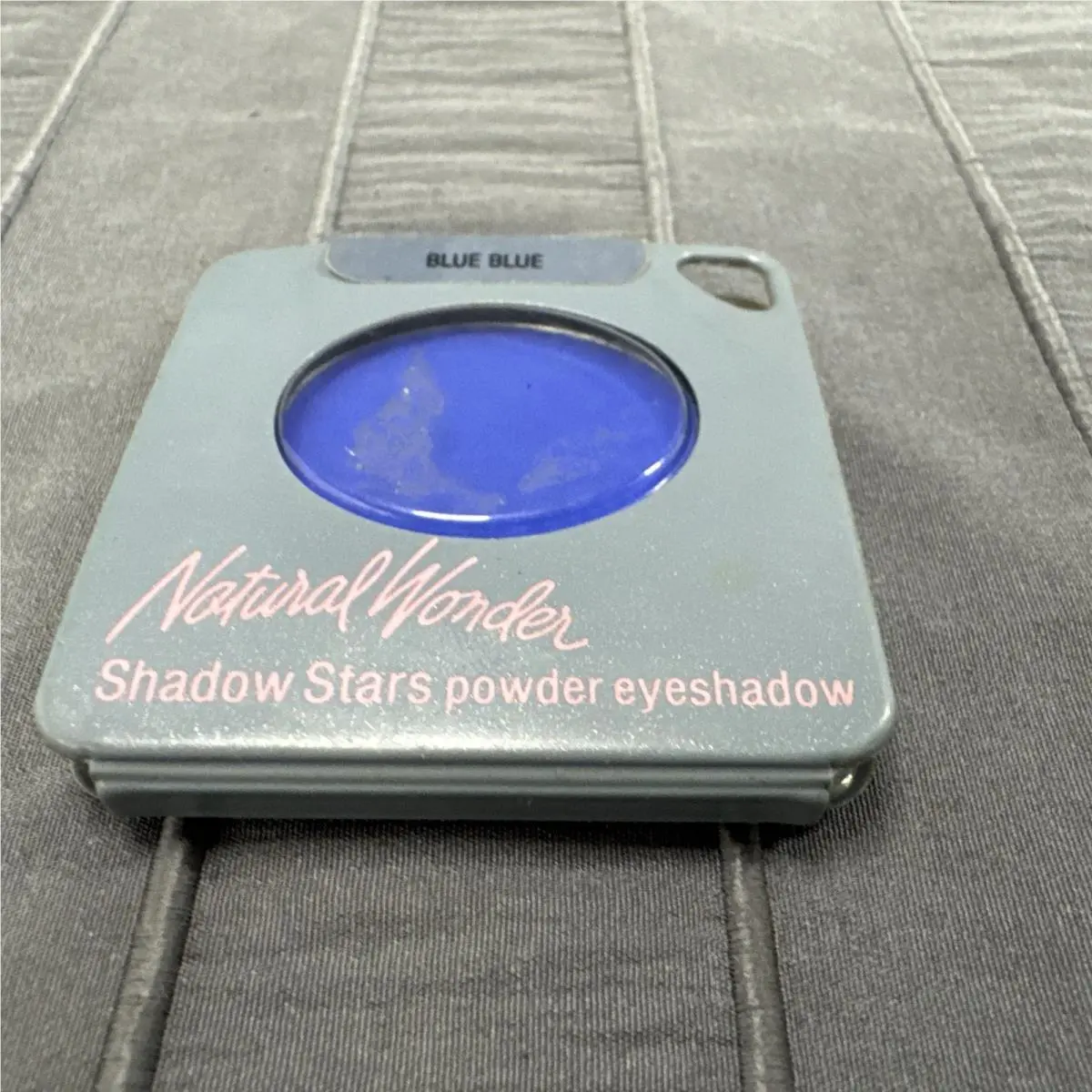 Revlon Vintage Natural Wonder Shadow Stars Blue Blue Powdered Eyeshadow