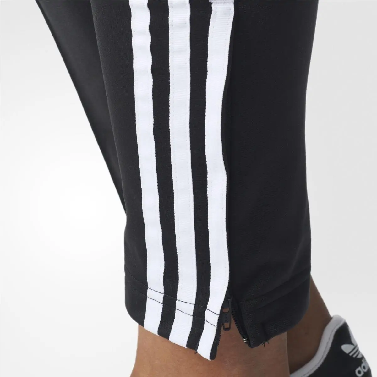 Adidas clothing - Black/White 9