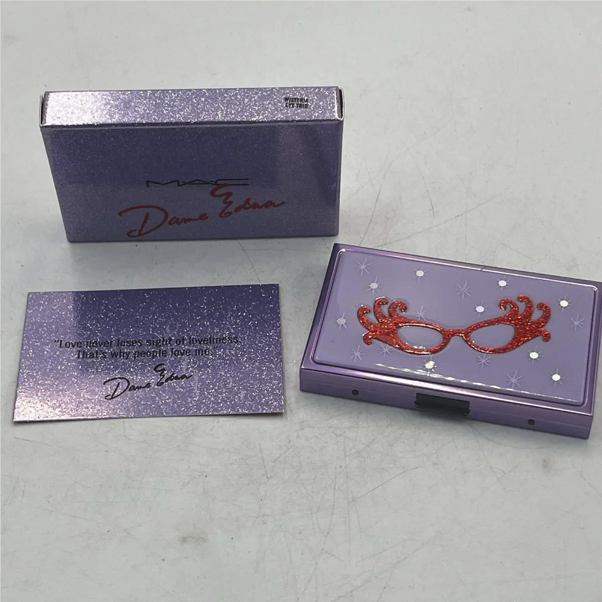 Mac Dame Edna Wisteria Eyeshadow Trio Palette