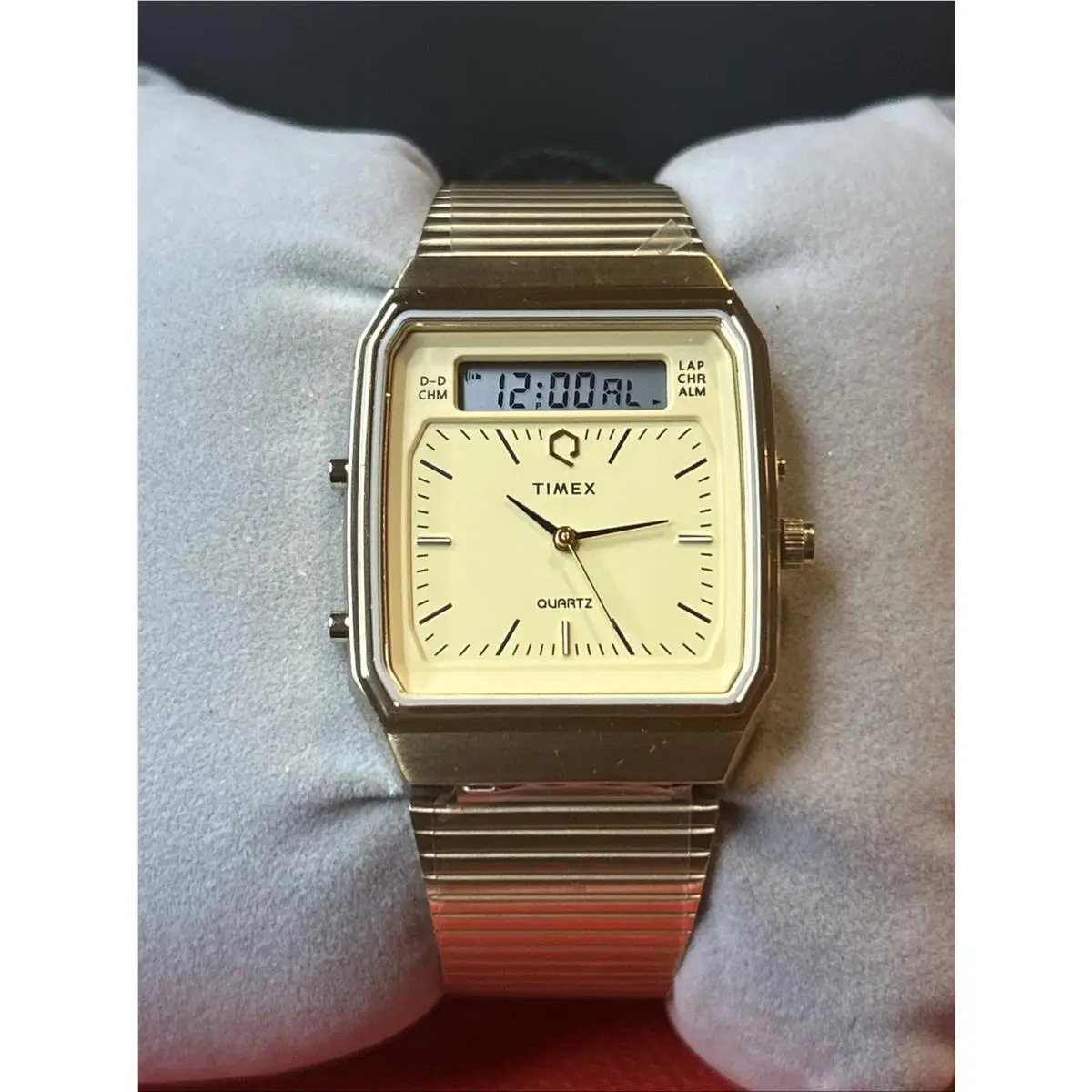 Q  1982 Analog-digital Reissue Model TW2Y06000 Wristwatch Quartz Gold by Timex