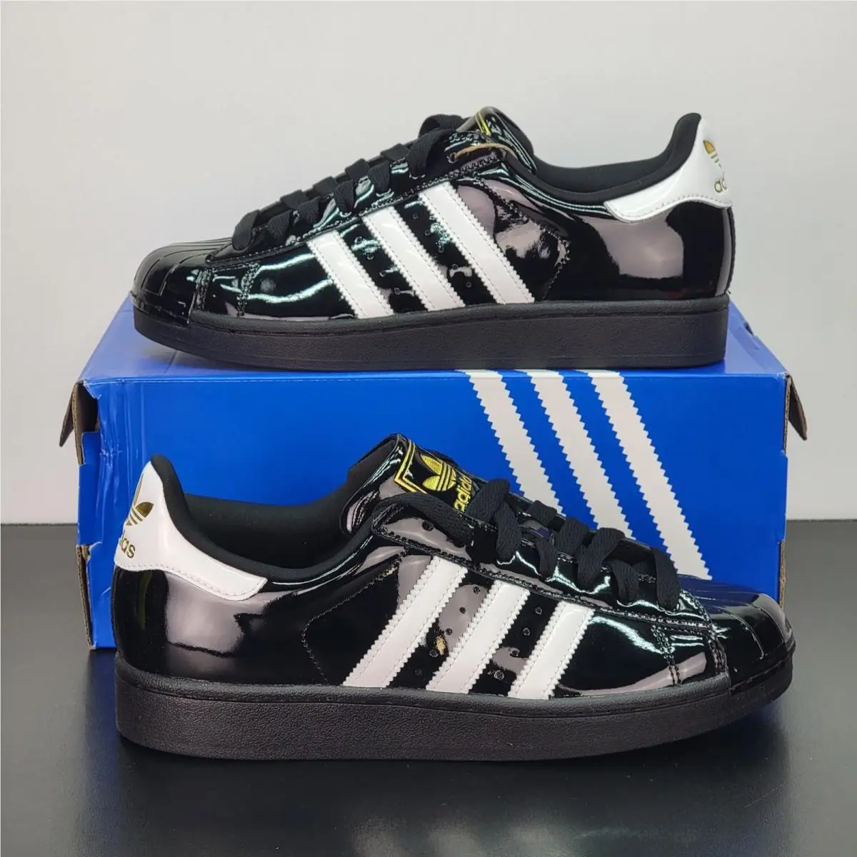 Adidas Superstar Women`s Size 8 Athletic Shoes Black White Casual Sneakers