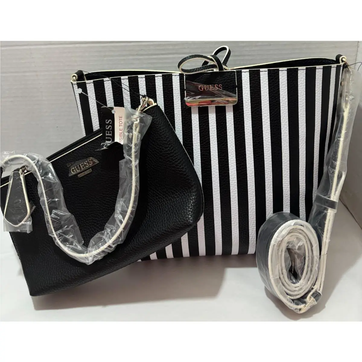 Guess 2 Piece Reversible Tote Set Black White Solid/stripe Handbag Wristlet