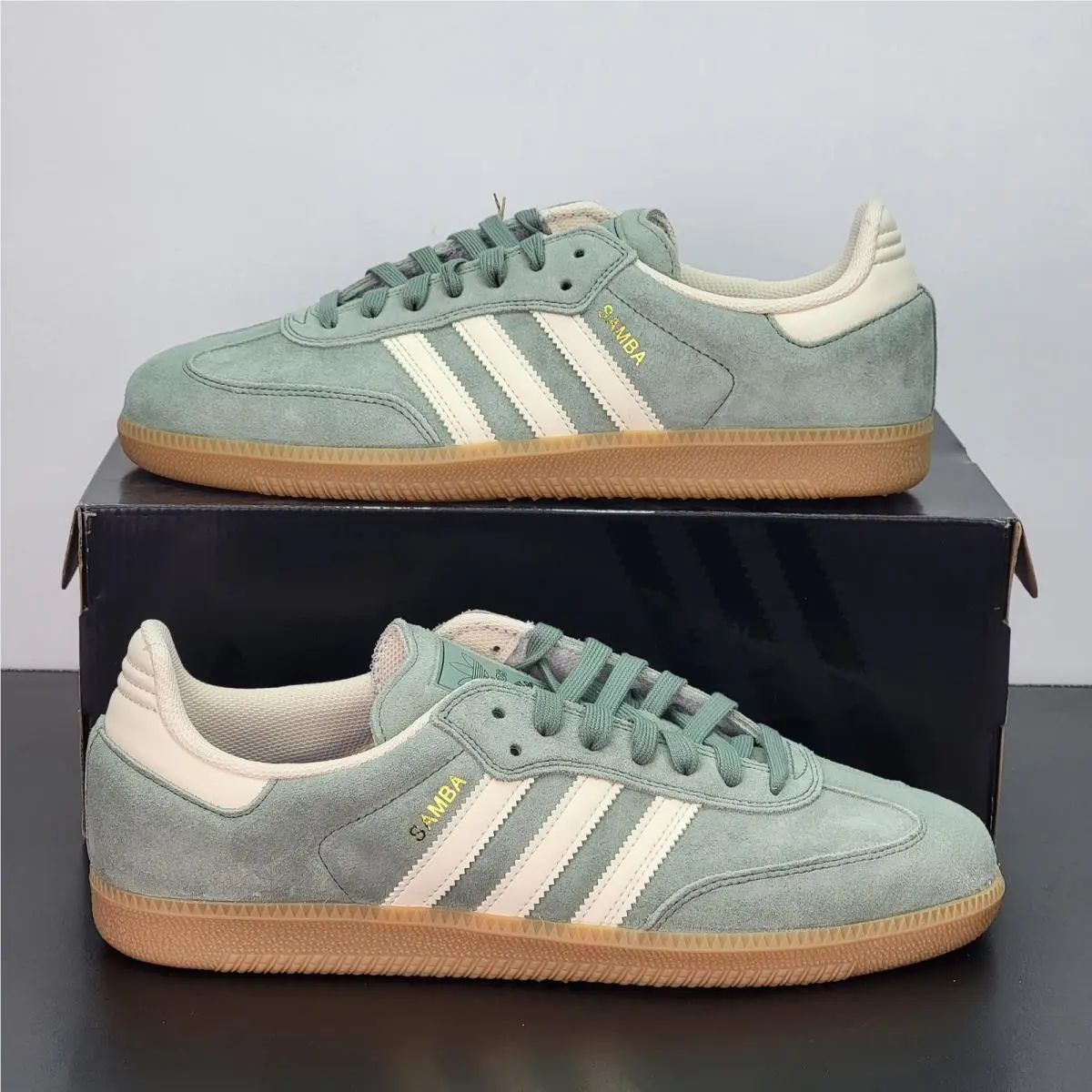 Adidas Samba Men`s Size 10.5 Athletic Shoes Green Off White Footwear Sneakers