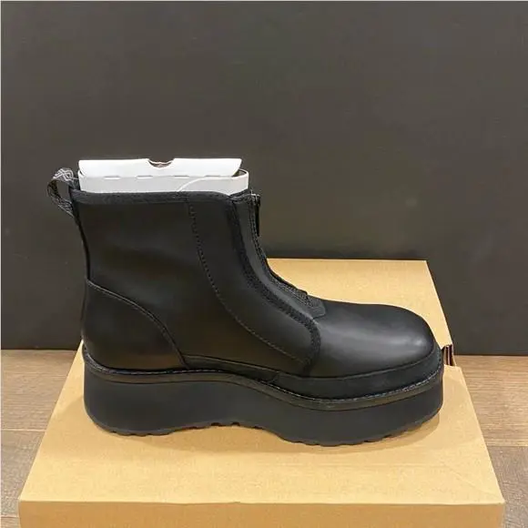 UGG shoes - Classic Short New Heights - Classic Short New Heights - Black 0
