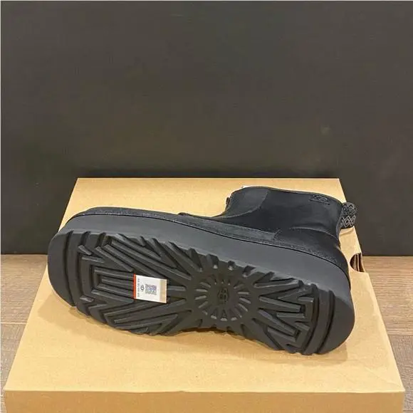 UGG shoes - Classic Short New Heights - Classic Short New Heights - Black 2
