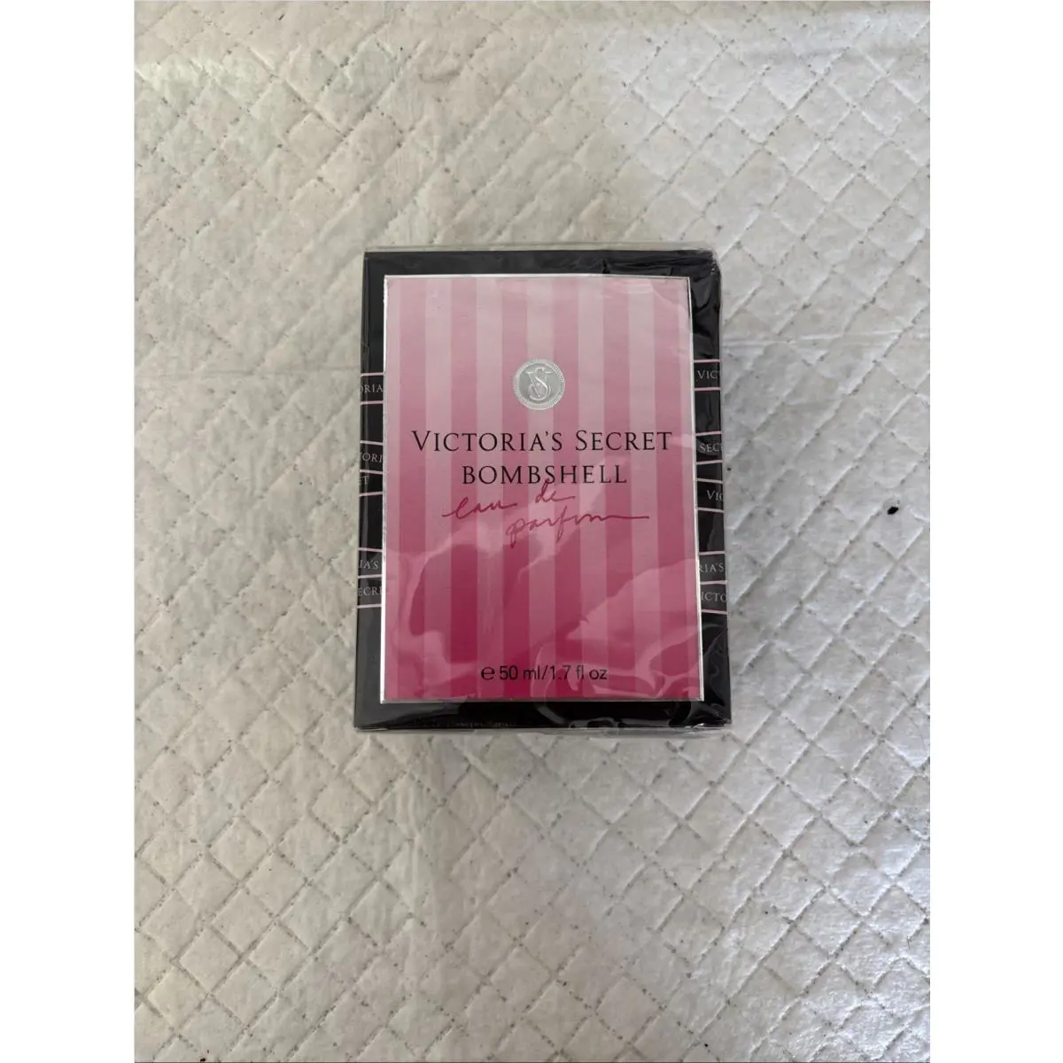 Victoria`s Secret Bombshell Eau De Perfume 1.7fl oz and 237