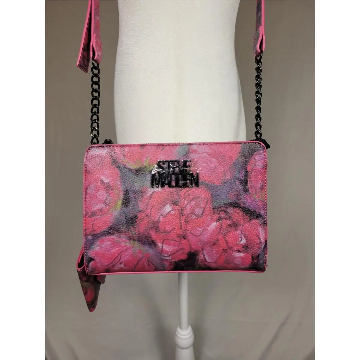 Steve Madden Black Red Floral Bgigi Crossbody Purse W/ Wallet Logo Small Bag