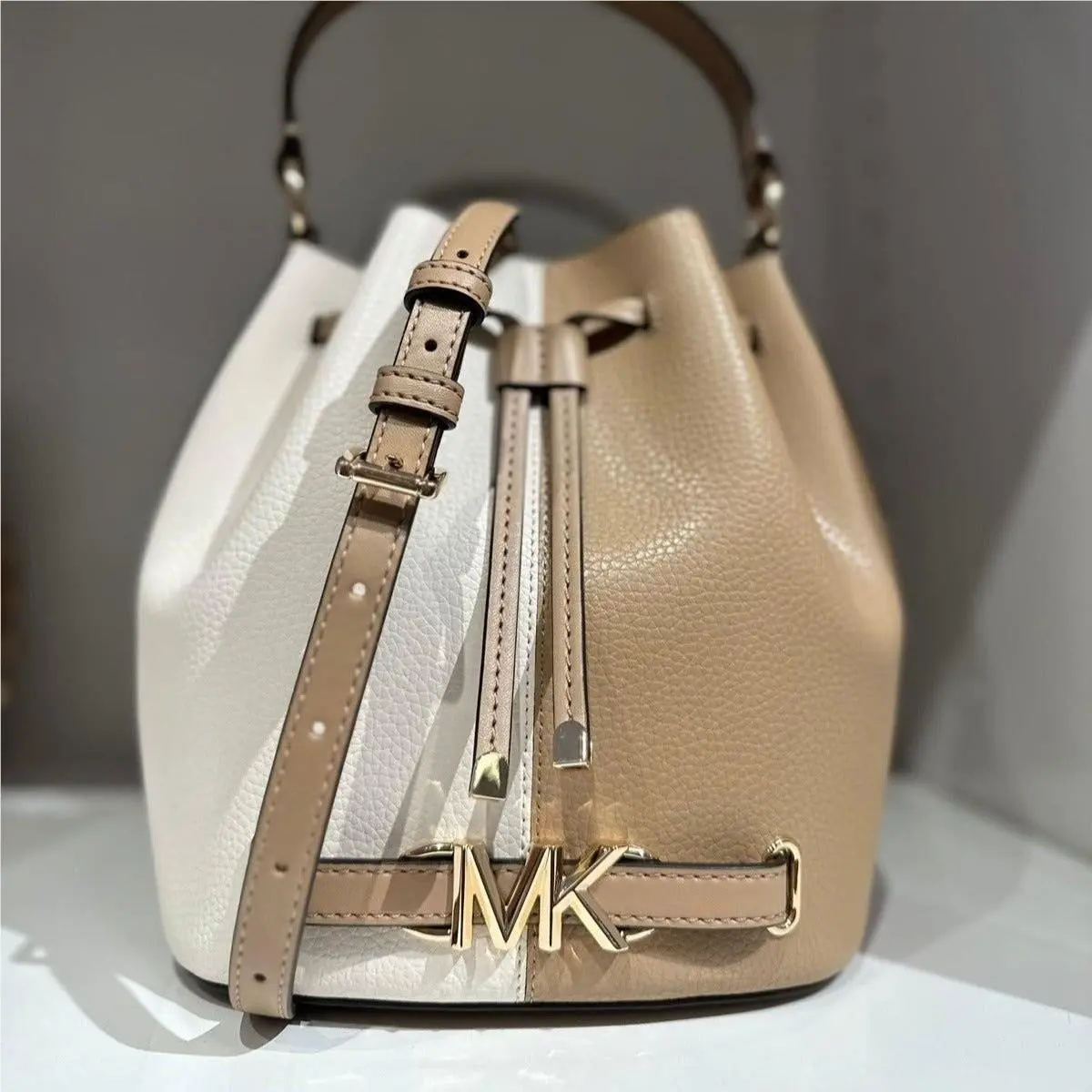 Michael Kors Bucket Bag Reed Medium Belted Bucket Messenger Bag Camel Multi
