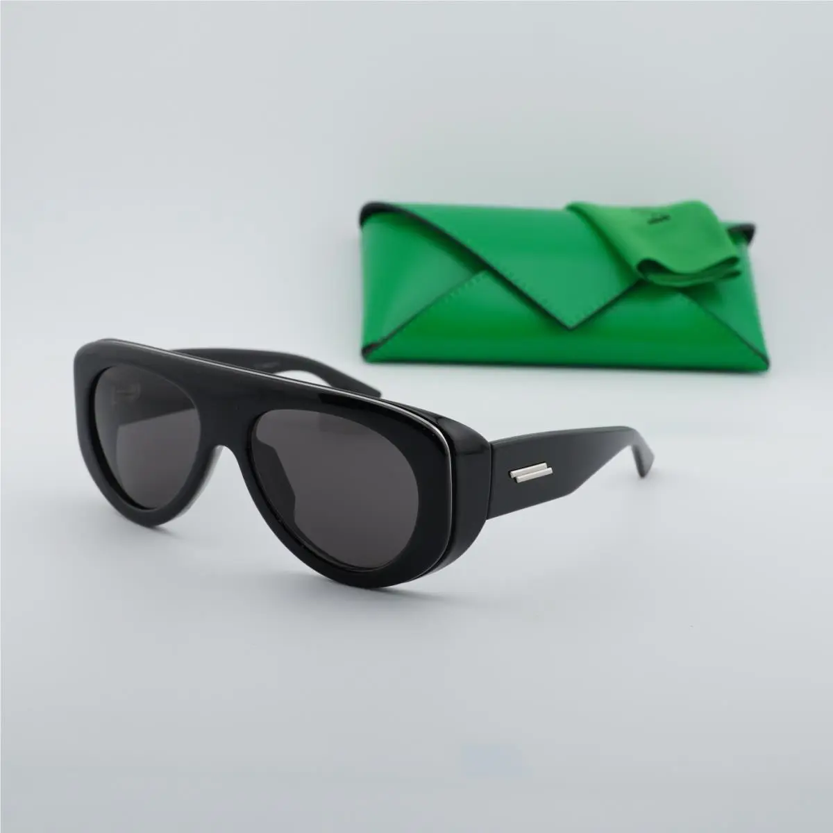 Bottega Veneta BV1362S 001 Shiny Black/grey 58-17-130 Sunglasses