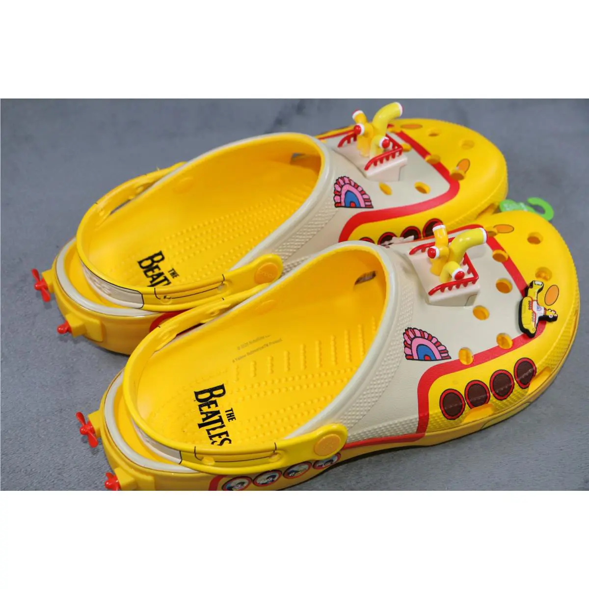 Crocs shoes - Yellow (UPC: 198445135811) 1