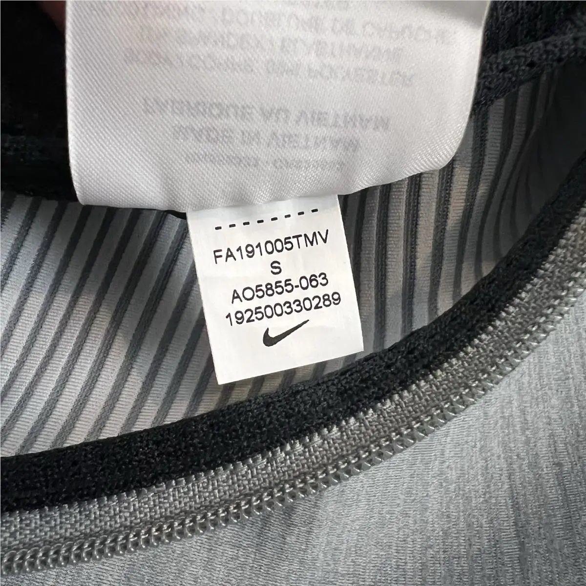 Nike clothing - Gray (UPC: 192500330289) 9