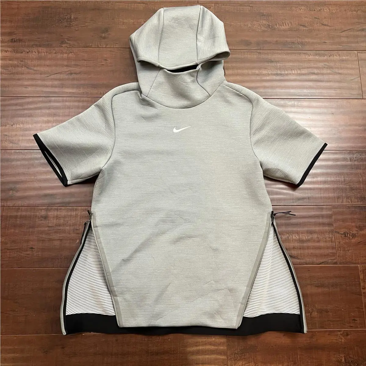 Nike clothing - Gray (UPC: 192500330289) 11