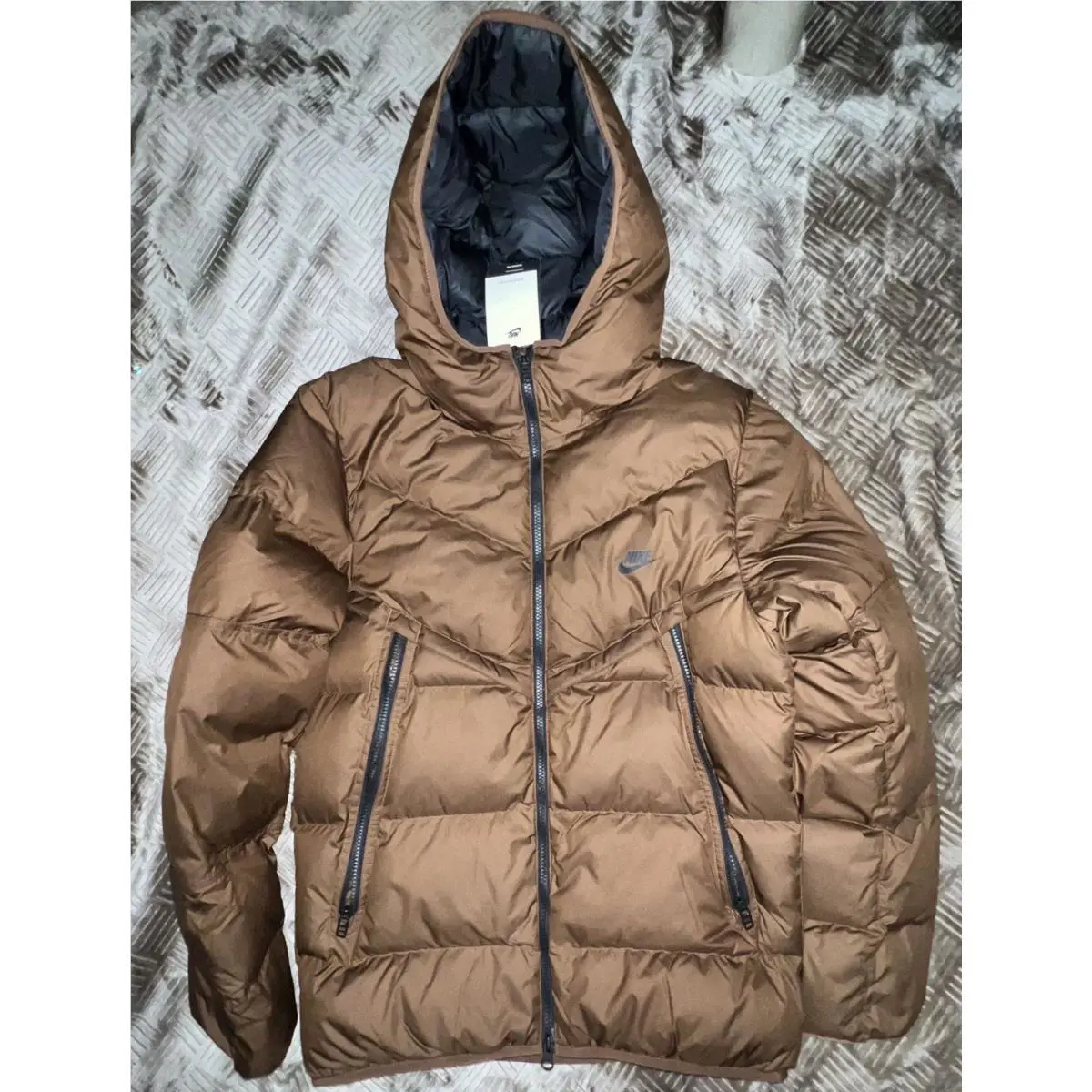 Nike clothing - Brown 1