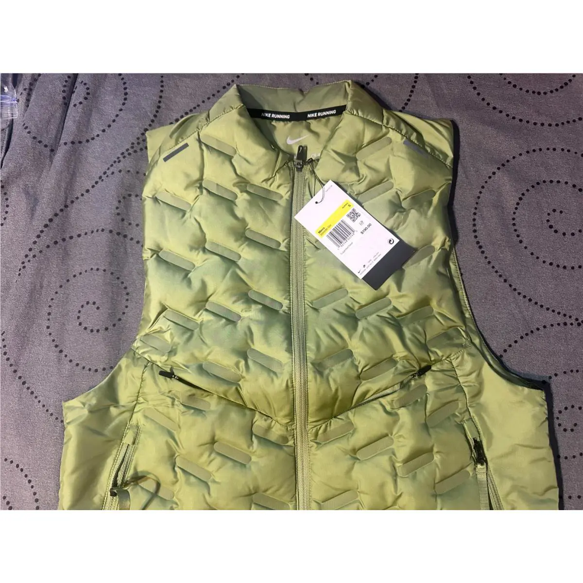 Nike clothing - GREEN + GRAY (UPC: 191886998564) 0