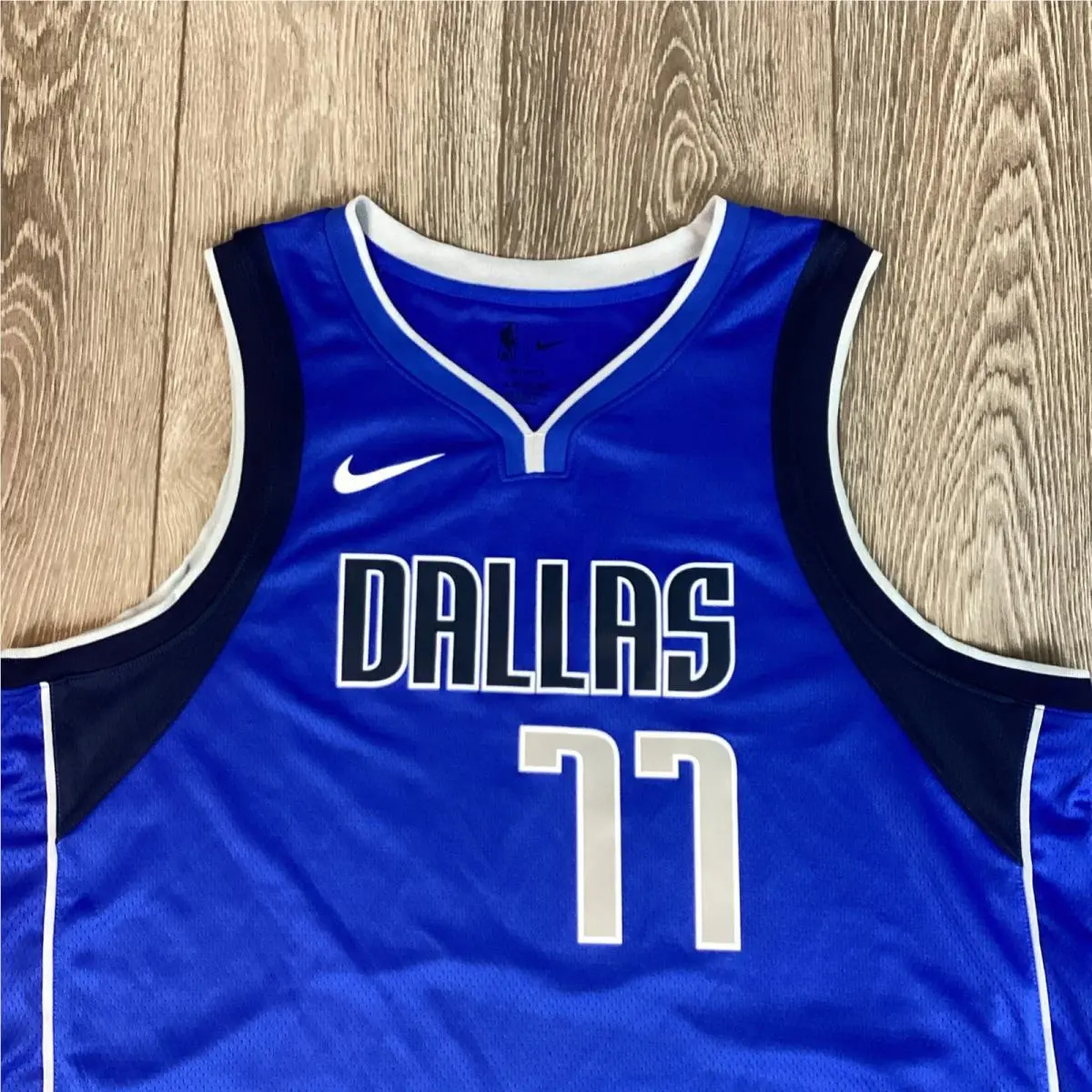 Mens Nike Nba Mavericks `doncic 77` 22/23 Icon Edition Swingman Jersey