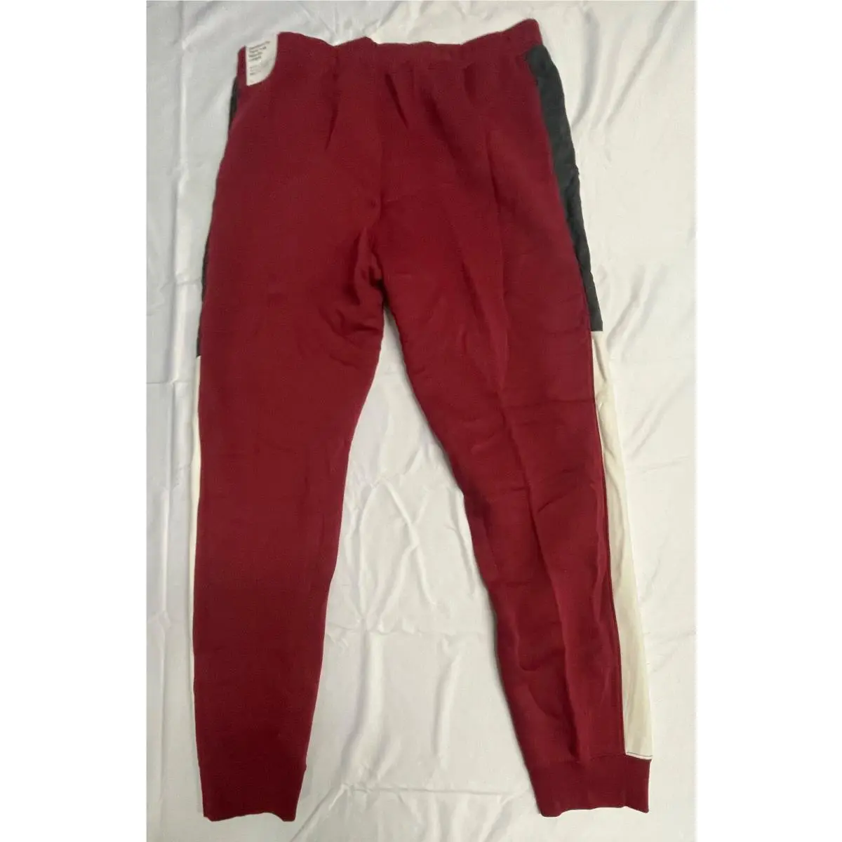 Nike clothing - Red (UPC: 195867005555) 4