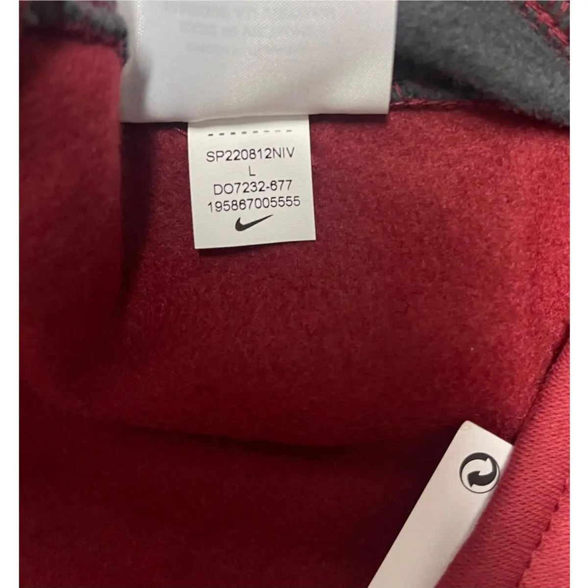 Nike clothing - Red (UPC: 195867005555) 11