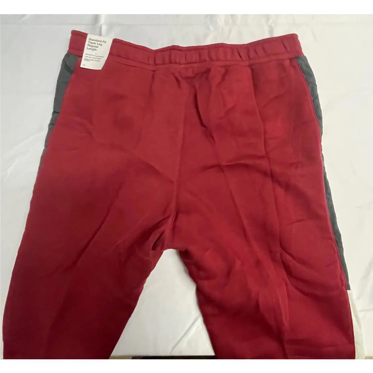 Nike clothing - Red (UPC: 195867005555) 7