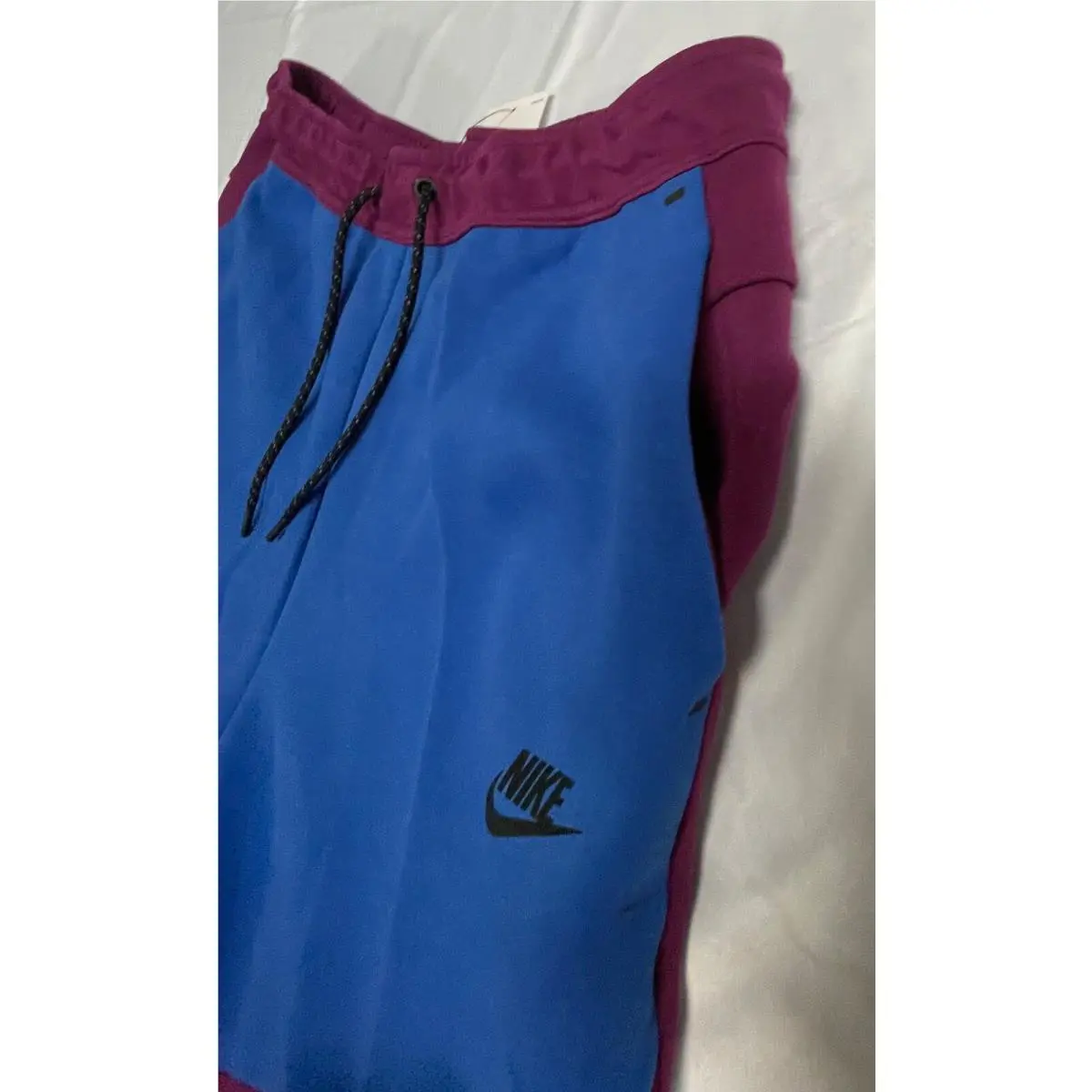 Nike clothing - Sangria (UPC: 195245441470) 5