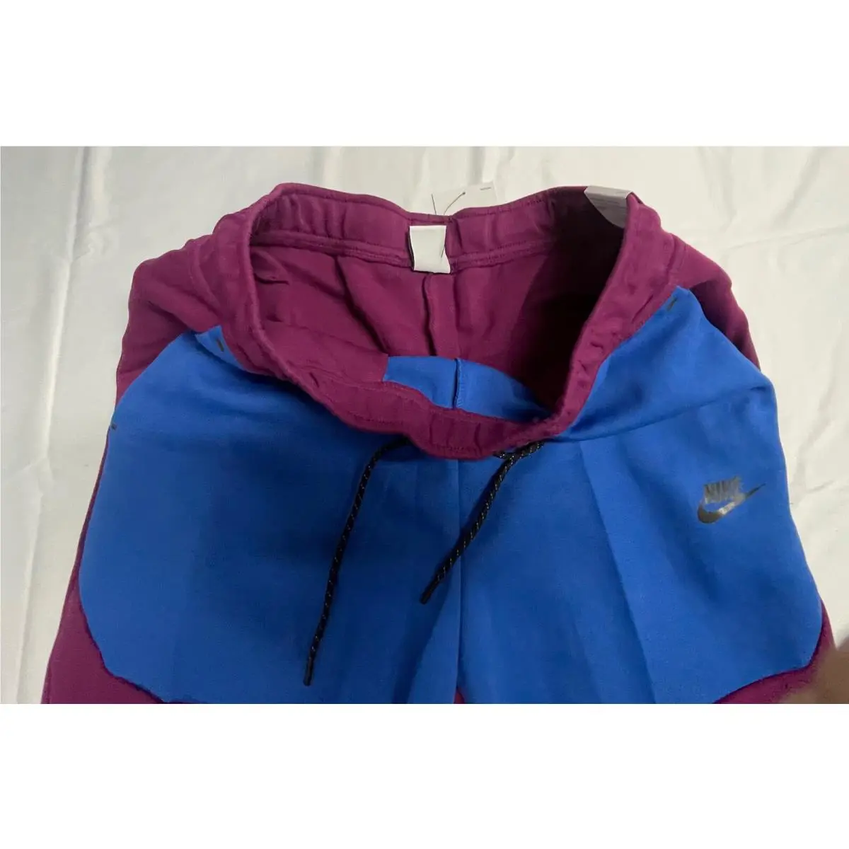 Nike clothing - Sangria (UPC: 195245441470) 6