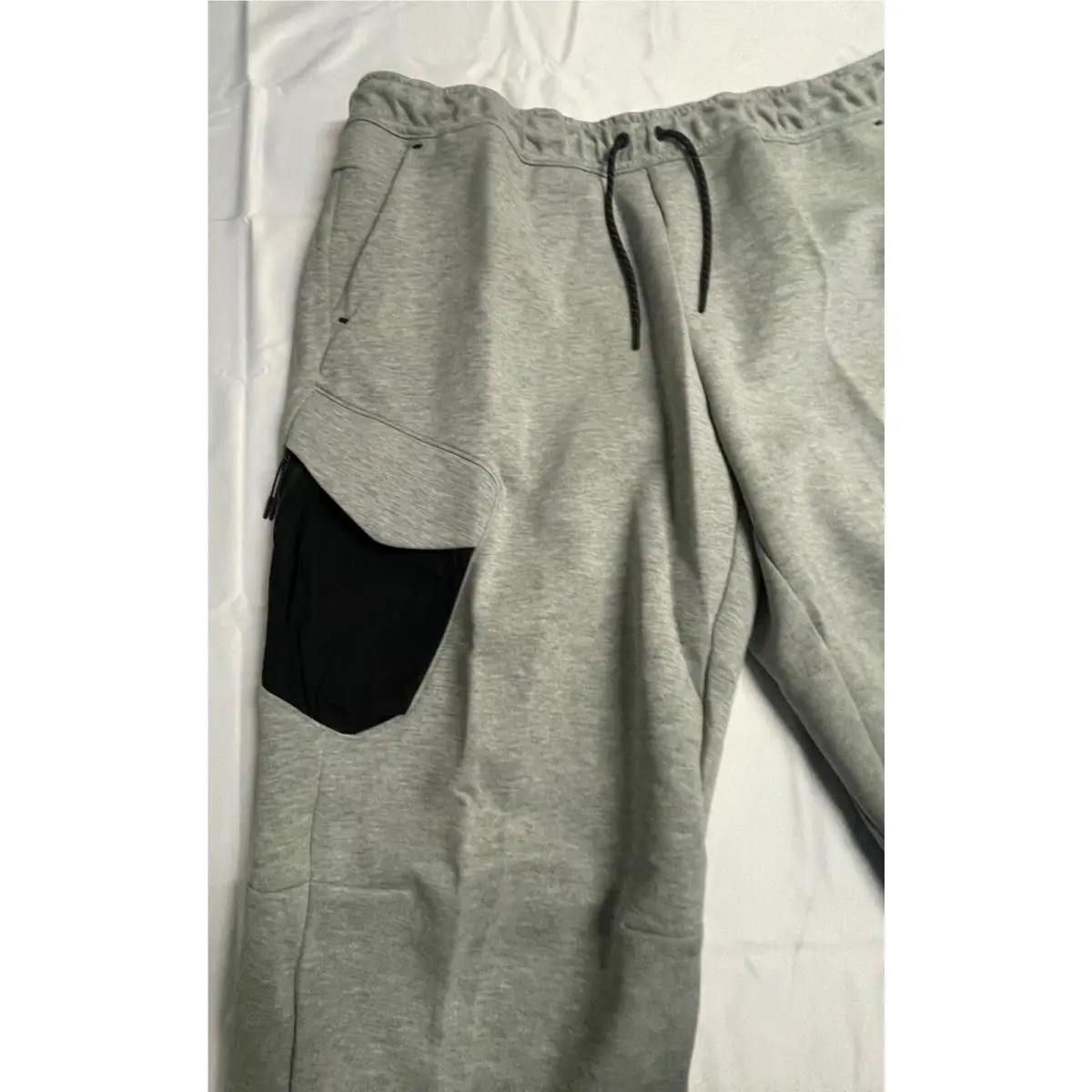 Nike clothing - Gray (UPC: 195245646820) 3