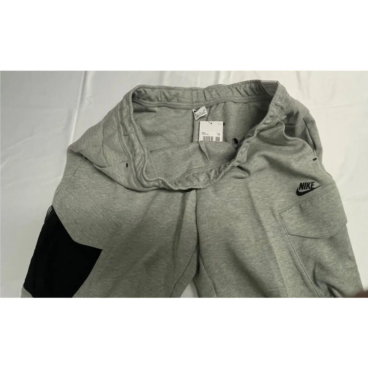 Nike clothing - Gray (UPC: 195245646820) 6