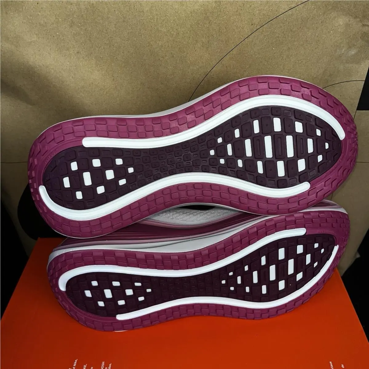 Nike shoes - Nike Vomero Plus - Vomero Plus - HV8154-602 - Pink 4