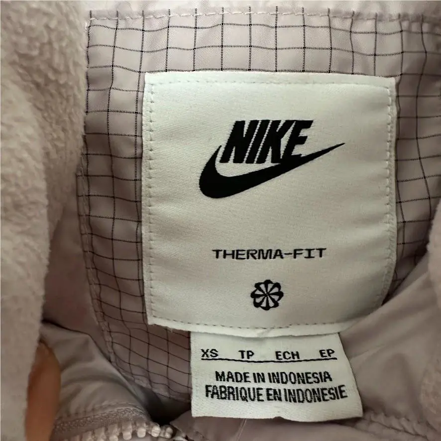 Nike clothing - Nike Sportswear Windpuffer Therma-FIT - Sportswear Windpuffer - Purple (UPC: 196608361145) 5