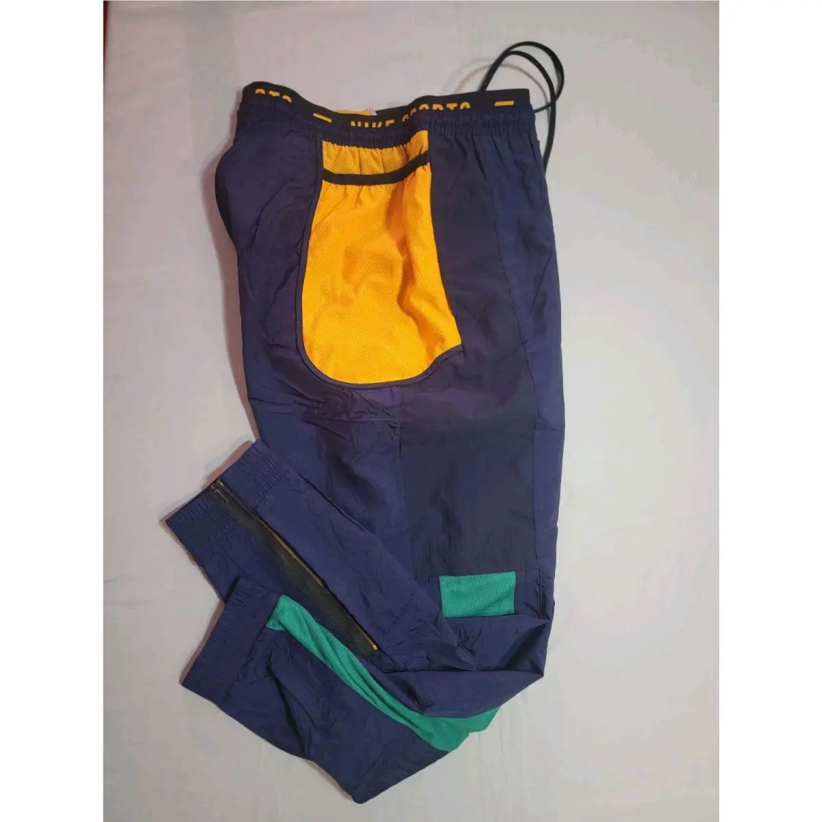 Nike clothing - BV3268 498-BV3303 340 - BV3268 498-BV3303 340 - Multicolor (UPC: 193145920934) 3