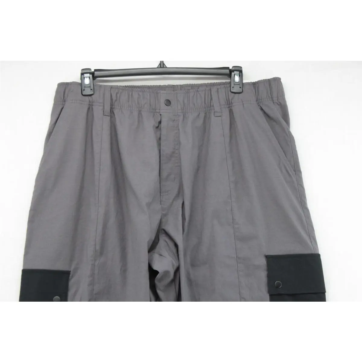 Nike clothing - Gray (UPC: 195239803208) 0