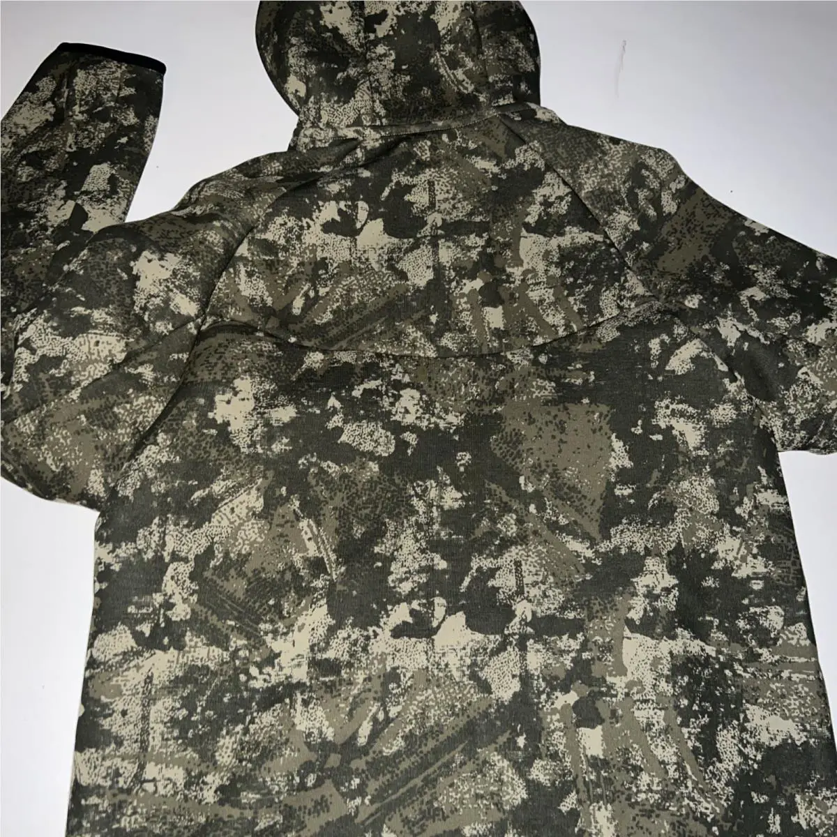 Nike clothing - Green (UPC: 197602907278) 3
