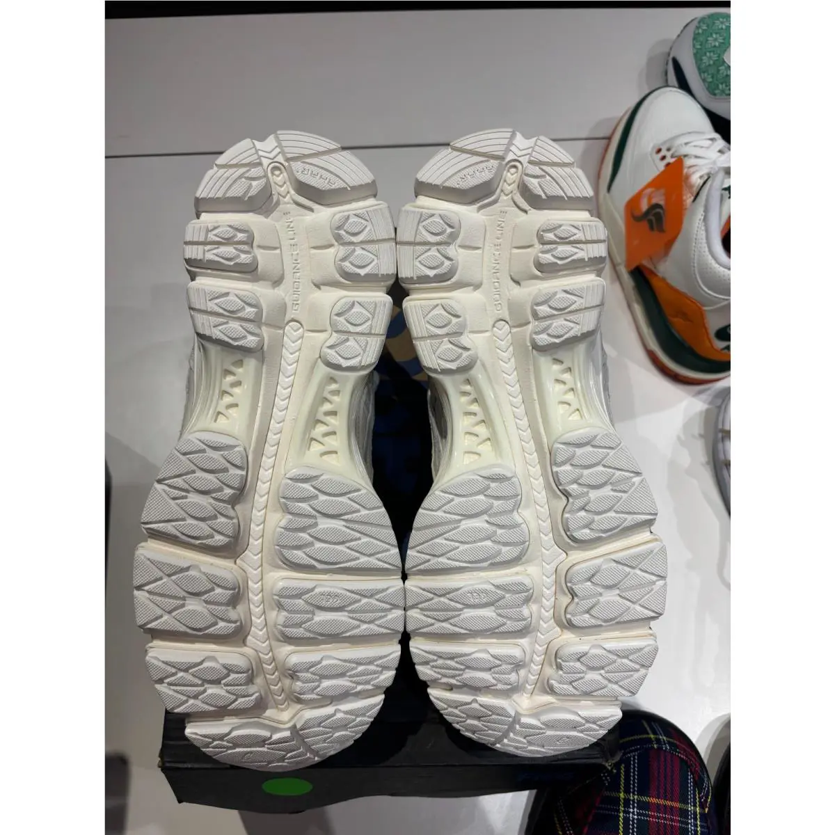 Asics shoes - White 3