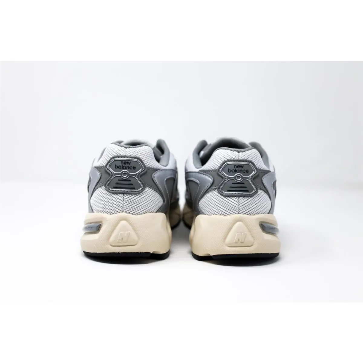 New Balance shoes - Metallic Silver 5