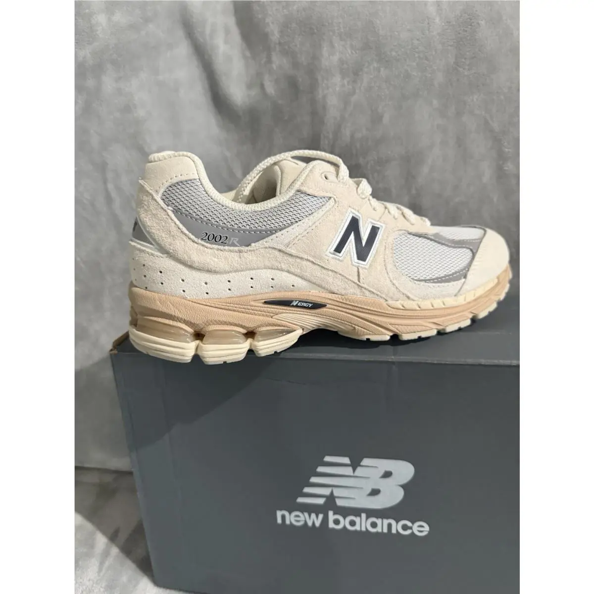 New Balance shoes - New Balance 2002 - U2002rj - Beige 3