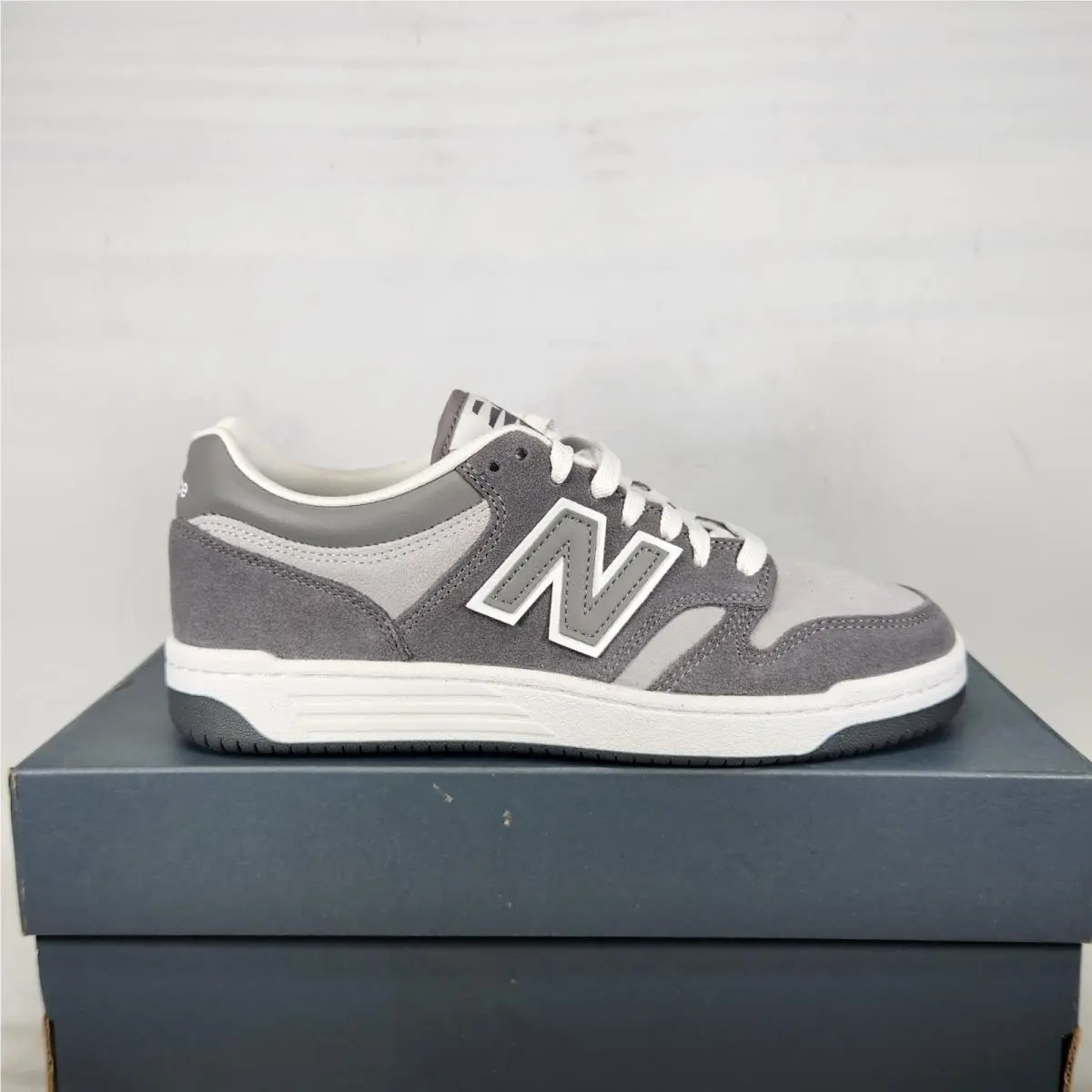 New Balance 480 Sneakers Women Size 6.5 Grey Suede Leather Low Top Court Shoes