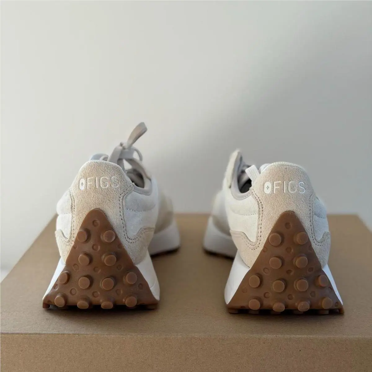 New Balance shoes - Cream 4