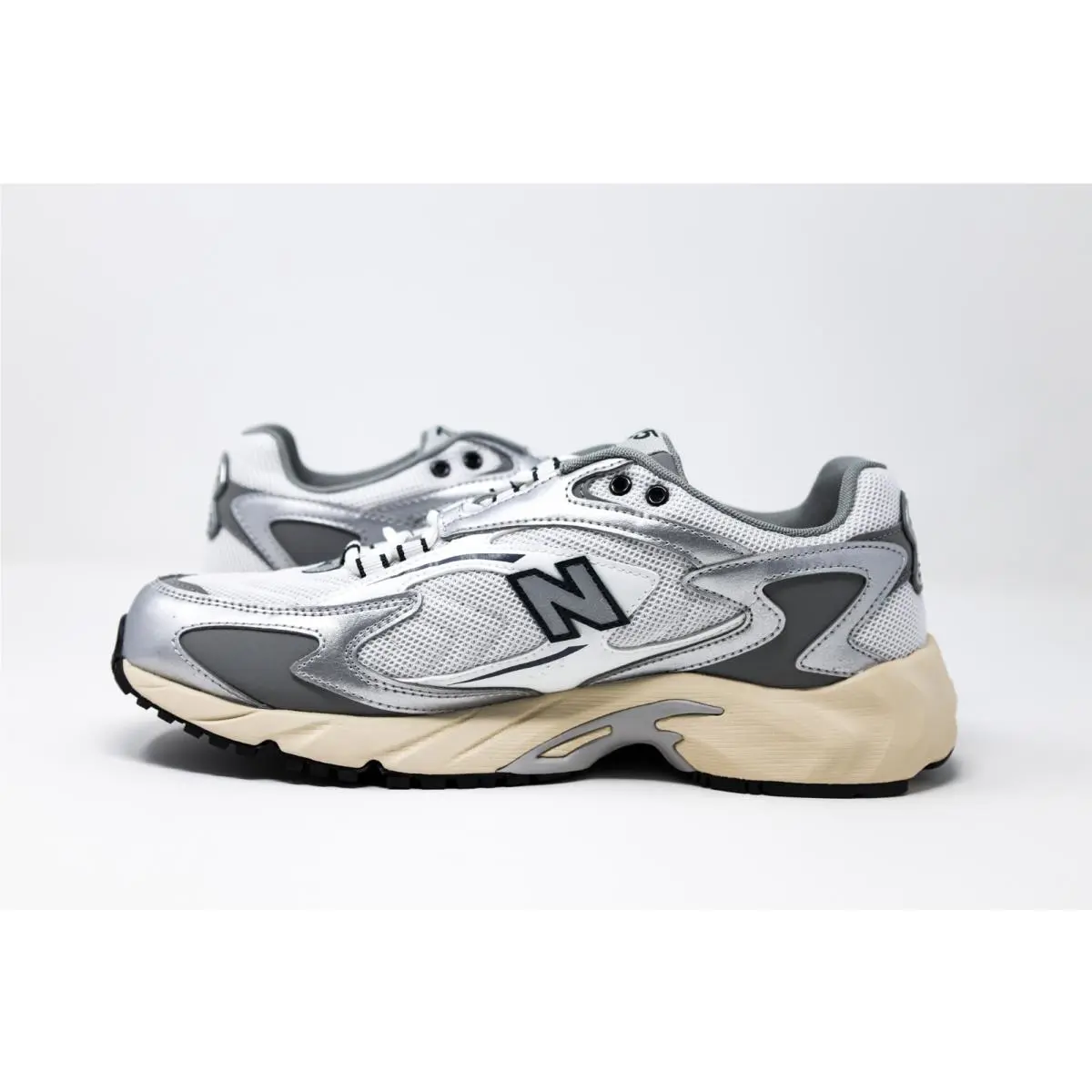 New Balance shoes - Metallic Silver 0
