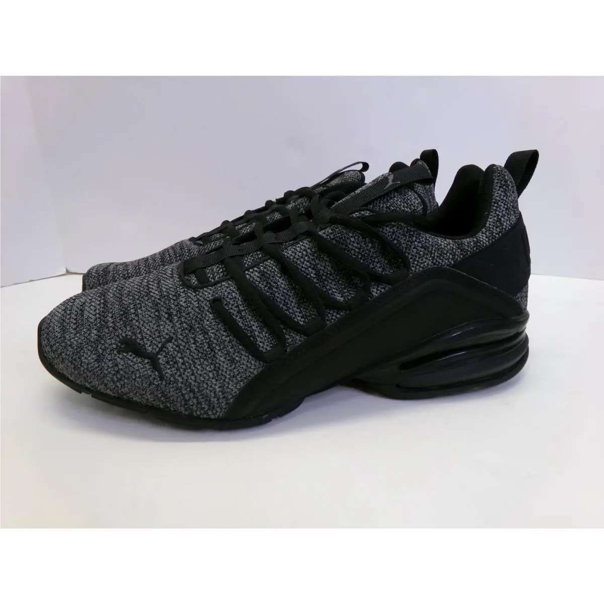 Puma Mens Shoes US 10 Axelion Black Quiet Shade Gray Soft Foam Optimal Comfort
