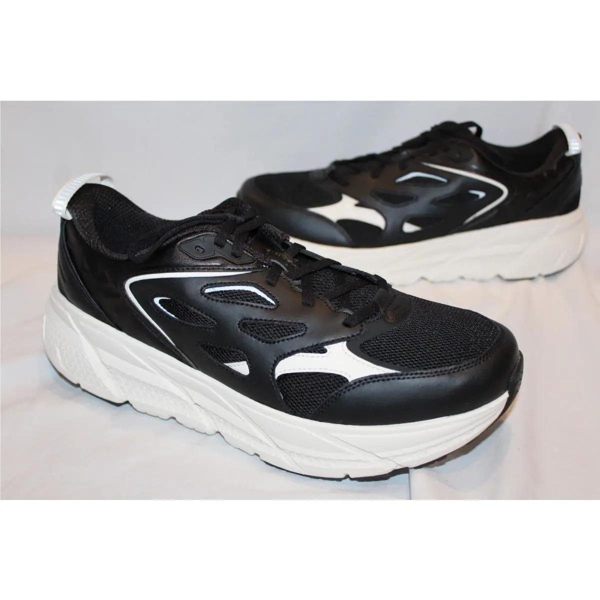 Hoka shoes - Black 1