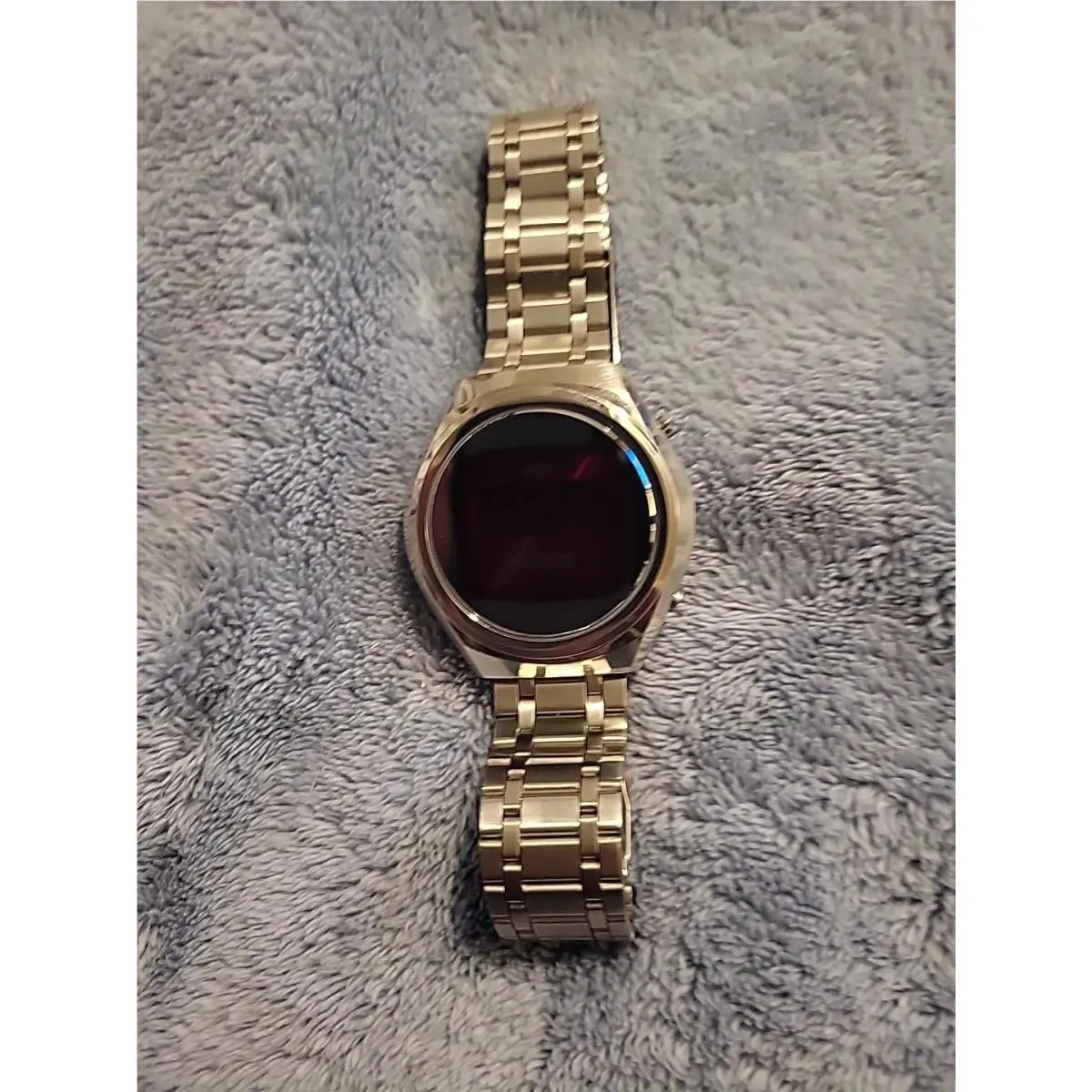 Vintage Red Led Orient Touchtron Watch Model G680109A-40 Nos