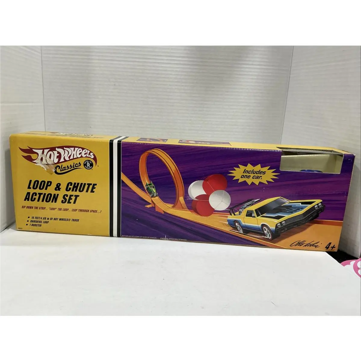 Hotwheels Classics Loop Chute Action Set 2006 One Car Included