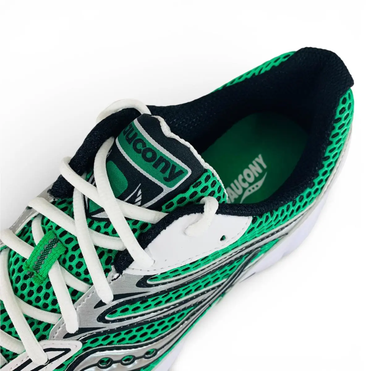 Saucony shoes - Saucony Ride Millennium - Ride Millennium - S70812-26 - White 8