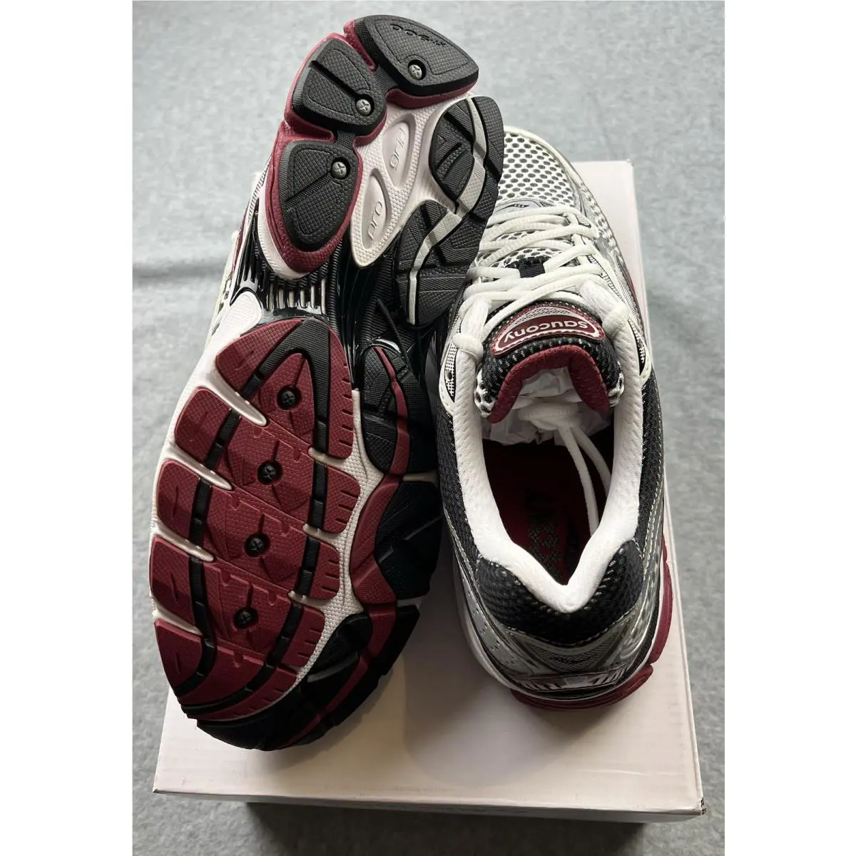 Saucony shoes - Saucony Progrid Omni 9 - Progrid Omni - S70739-1 - Red/Silver 9